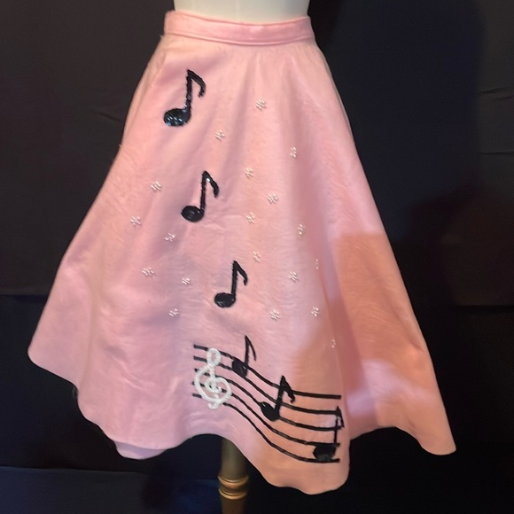 Skirt Homemade Poodle Like Pink Felt Circle 0 Musical Notes 50’s Halloween NEW - Picture 1 of 5